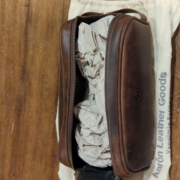 Aaron Leather Goods toiletries bag - Picture 3 of 7
